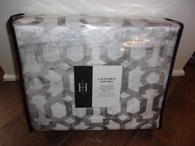 Dillards Luxury Hotel Essex Geometric Gray Silver Full/Queen Duvet Cover Set 3pc - Image 1 of 4