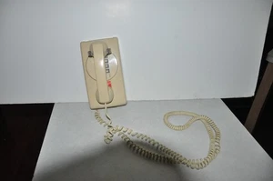 Teléfono de pared vintage con botón pulsador con cable Cortelco 355409-MBA-20M beige tostado - Imagen 1 de 9