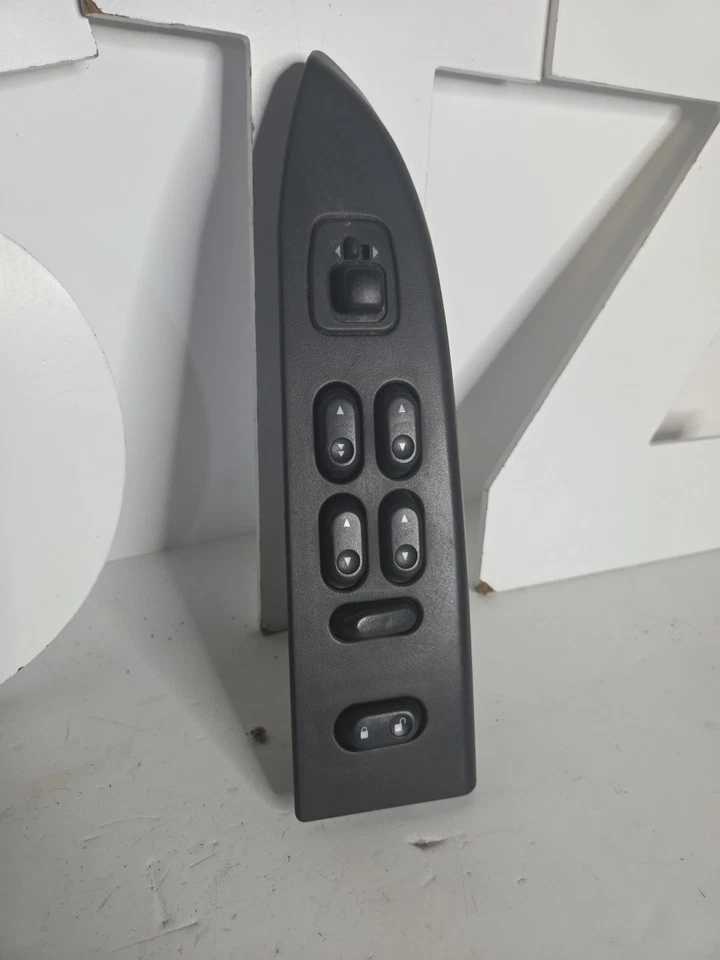 Interruptor de ventana de controlador MERCURY MARAUDER/GRAND MARQUIS NEGRO Foto 1 de 3