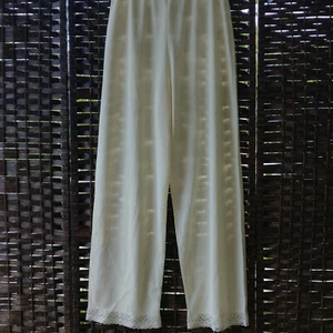 VTG VASSERETTE IVORY NYLON PAJAMA PANTS SZ 6 - Picture 1 of 6