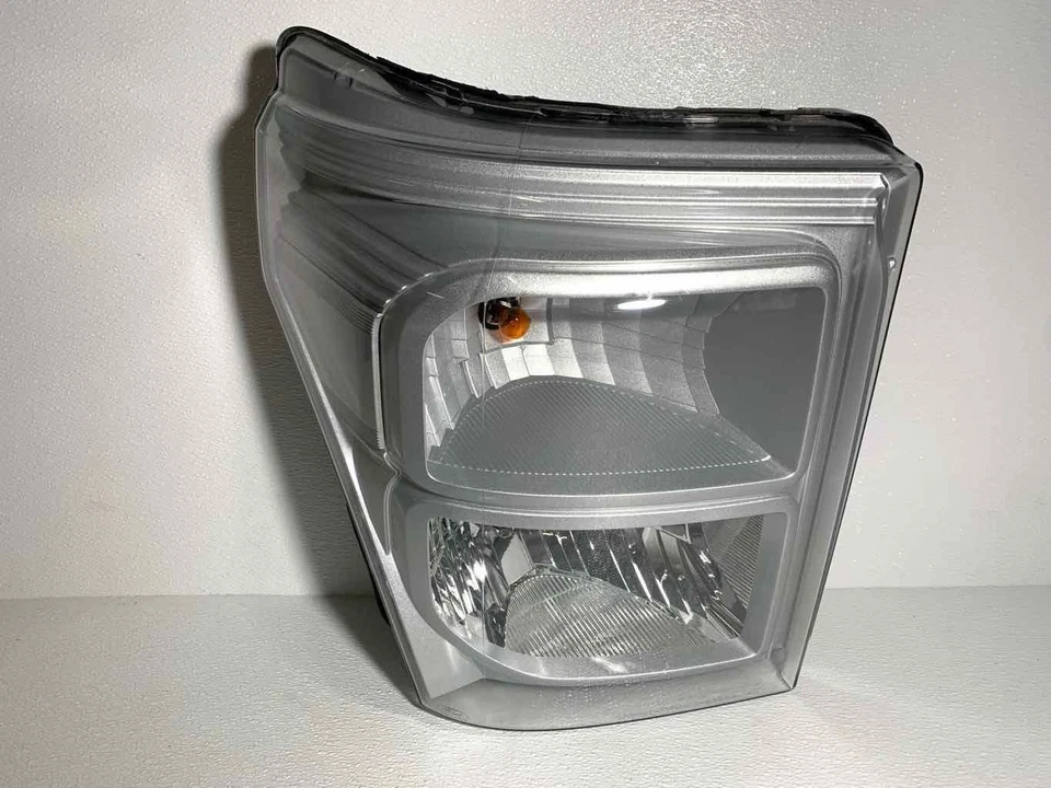 2016 Used OEM F-250 Super Duty RH Headlamp Assembly Part # BC3Z13008E Original Foto 1 de 4