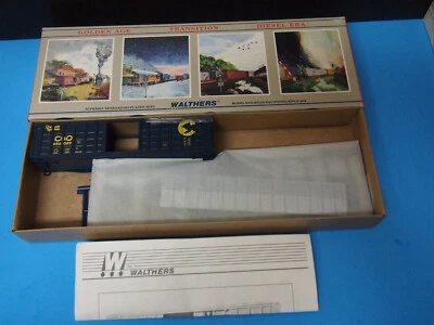 HO scale Walthers WAFFLE SIDE BOX CAR CHESSIE SYSTEMS #486089 932-4702 - Image 1 of 3