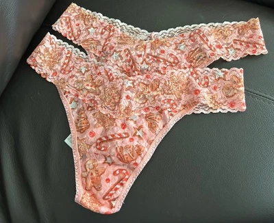 NEW! HANKY PANKY SIGNATURE LACE THONG GINGERBREAD Lot Of 2 Pairs One Size - Image 1 of 3