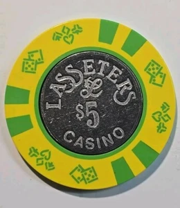 RARE Lasseters Casino $5 Chip NT Australia π¦πΊ FREE AU POSTAGE π¦πΊ - Foto 1 di 2