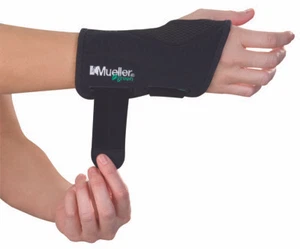Mueller Fitted Wrist Brace Right Hand Support Small to Medium 1 Brace 3 Pack - Picture 1 of 7