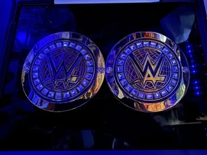 PLAQUES LATÉRALES CEINTURE CHAMPIONNAT WWE - Photo 1/1