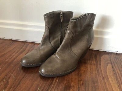 Botines al tobillo con cremallera lateral muy volátiles para mujer de cuero marrón talla 6 cuña Foto 1 de 4