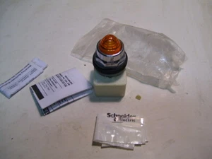 NUOVO SCHNEIDER SQ SQUARE D 9001KT1A9 AMBRA PUSH-TO-TEST ILLUMINATO SW 120V P4030 - Foto 1 di 4