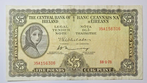 IRELAND: IRISH   LAVERY FIVE  POUND NOTE DATED  18.1.1971 Cover
