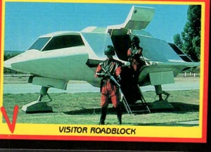 Tarjeta coleccionable Fleer V 1984 serie de televisión mini serie #2 bloqueo de visitantes - Imagen 1 de 2