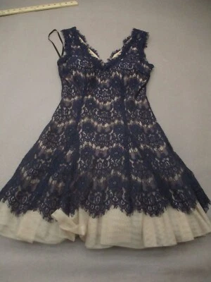 Betsy&Adam Size 2P Women Lace Back Zip Sleeveless Party Cocktail Short Dress 864 - Image 1 of 4