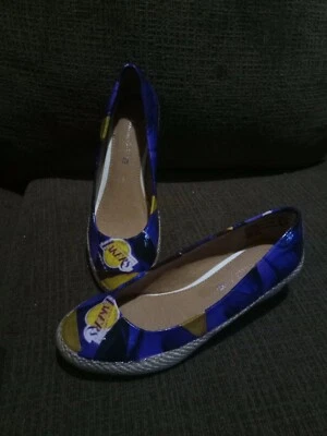 Alpargatas de baloncesto talla 7 moradas/doradas  Foto 1 de 4