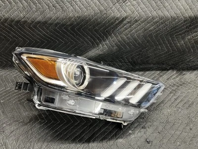 Ford Mustang 2015 OEM faros xenón completos bonito lado derecho del pasajero  Foto 1 de 4