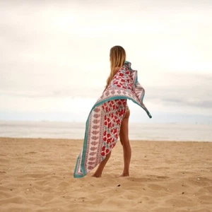Florals & Waves Cotton Sarong | Beachy Florals - Imagen 1 de 5
