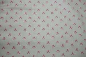 Hoffman CA Fabrics 100% Cotton FAT QUARTER Petite Fleurs Pink Flowers Off-White - Picture 1 of 5
