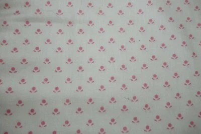 Hoffman CA Fabrics 100% Cotton FAT QUARTER Petite Fleurs Pink Flowers Off-White - Image 1 of 4