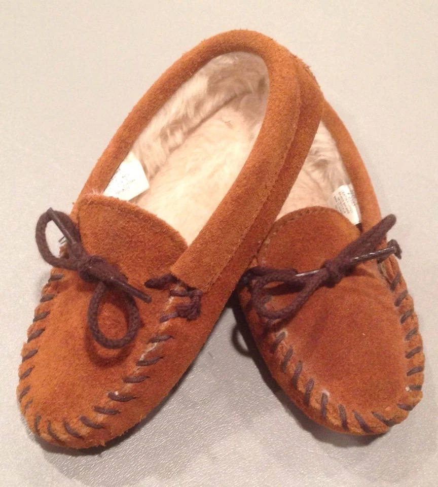 Mocasín Minnetonka juvenil 9 Foto 1 de 4