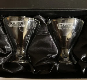 Juego de 2 vasos de martini sin tallo cócteles BARTESIAN Premiums - Imagen 1 de 11