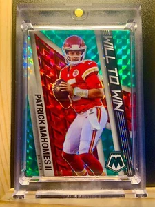 PATRICK MAHOMES🏈 MOSAIC💥 GREEN💥2022🔥SSP🔥GEM MINT💎INVEST🔥PRIZM🔥REFRACTOR - Bild 1 von 3