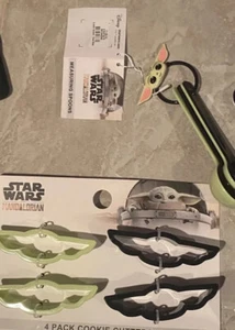 Star Wars Kitchen Bundle Cookie Cutters and Measuring Spoons - Picture 1 of 3