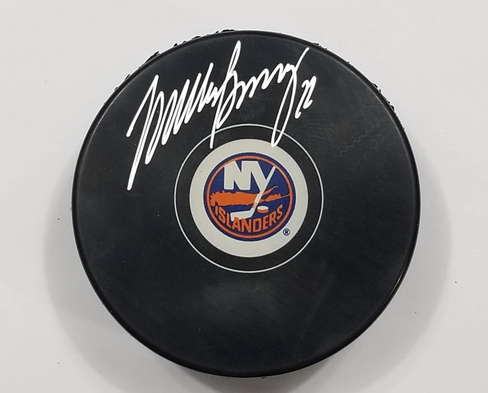 Disco de hockey autografiado por Mike Bossy de los New York Islanders firmado por la NHL LEGEND HOF Foto 1 de 1