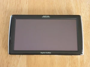 Magellan Roadmate 1700 - Used - Bundle with Windshield Mount & Cover & USB Cable - Picture 1 of 18