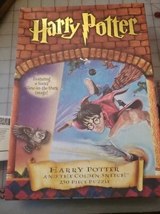 Harry Potter And The Golden Snitch 250 Piece Puzzle (Glow In Dark Image) - Picture 1 of 3