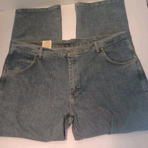 Wrangler RUGGED WEAR Work Jeans Mens Sz 42x32 Blue Relaxed Straight  Denim New - Picture 1 of 6