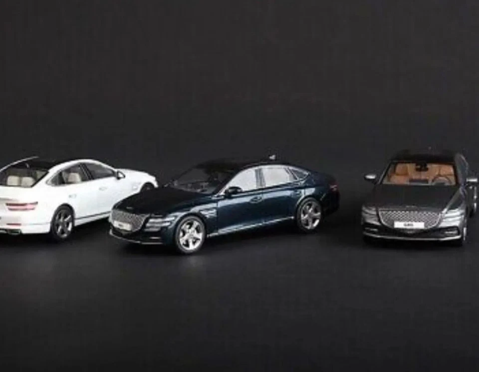 Modelo de coche diecast miniatura escala 1:43 HYUNDAI Genesis G80 / envío gratuito Foto 1 de 1