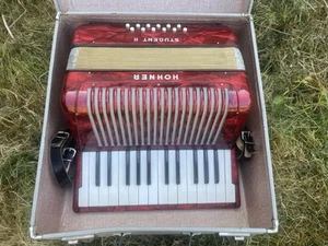 Akkordeon Hohner STUDENT 2 Chörig 40 Bass ! - Picture 1 of 9