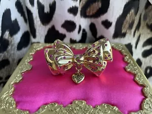 Betsey Johnson Vintage HUGE Gold Bow Ribbon Fuchsia Crystal Charm Ring VERY RARE - Picture 1 of 6