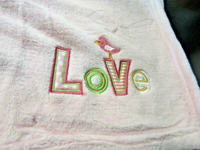 Ультрамягкое одеяло Pink Bird over LOVE 30 дюймов на 40 дюймов от SNUGLY BABY - Изображение 1 из 4
