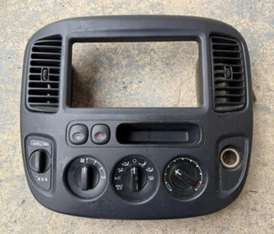 Ford Escape Radio Climatizador Tablero Bisel Central 4x4 Interruptor Salida Ventilaciones #14 01-2007 - Imagen 1 de 3