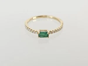 14K Yellow Gold APX 1/5 CTW Baguette Genuine Emerald Diamond Ring SZ (ML1075002) - Picture 1 of 7