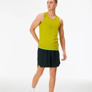 Outdoor Voices Mens Seamless Pique Tank Size medium Green Apple Workout guy runn - Picture 1 of 8