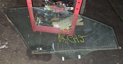 SUZUKI FORENZA 2004-2008 PUERTA DELANTERA IZQUIERDA LADO CONDUCTOR VENTANA CRISTAL FABRICANTE ORIGINAL, 277-59150 Foto 1 de 4