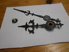 ancienne paire d' aiguille horloge pendule  en  metal