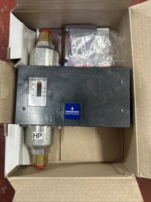 Emerson 0.2-4.5 Bar Differential Pressure Switch