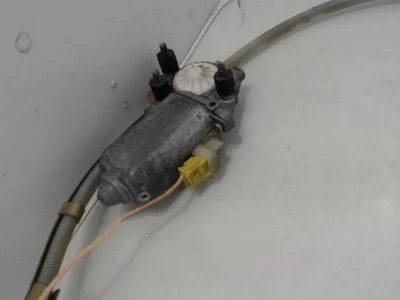 Leve vitre electrique avant droit RENAULT R11 - Photo 1/2