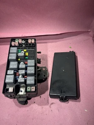 Ford Mustang 2005-2006 caja de fusibles caja de fusibles módulo de relé original OEM Foto 1 de 4