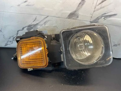 06 07 08 09 10 HUMMER H3 Headlamp Assembly Right passenger - Image 1 of 3