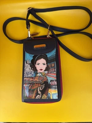 Nicole Lee Teléfono y Gafas de Sol Cartera Bandolera Soporte Nueva York Foto 1 de 4
