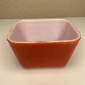 pyrex vintage refrigerator dish 1-1/2 Cups Red No Lid Good Condition EUC - Picture 1 of 7