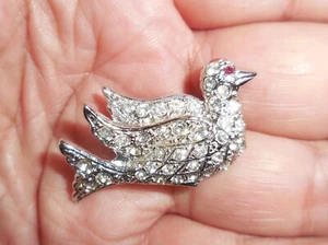 VINTAGE OPA ART DECO BROOCH SPARKLING DOVE RUBY RED EYE DESIGN - Picture 1 of 3