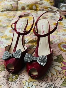 Alannah Hill burgundy “hurry up i’m dreaming” leather bow toe heels sz 7.5 NWOB - Picture 1 of 10