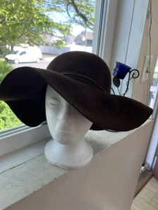 Wool Felted Hat Lord And Taylor Italy - Picture 1 of 5