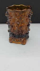 Soporte para palillo de dientes vintage de vidrio ámbar con margarita y botón  - Imagen 1 de 6