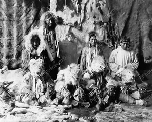 Esquimales con cabezas de lobo 1914 vintage 8x10 reimpresión de fotos antiguas - Imagen 1 de 1