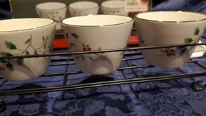 Pfaltzgraff Winterberry Set of 3 Dip Bowls with Wire Rack Christmas NEW IN BOX - Picture 1 of 12
