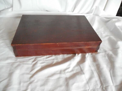 Estuche de cubiertos de madera vintage Holmes & Edwards, I/S 16" de largo Foto 1 de 4